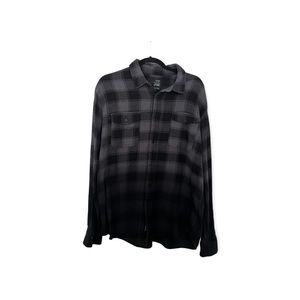 Long sleeve ombré black and grey plaid flannel